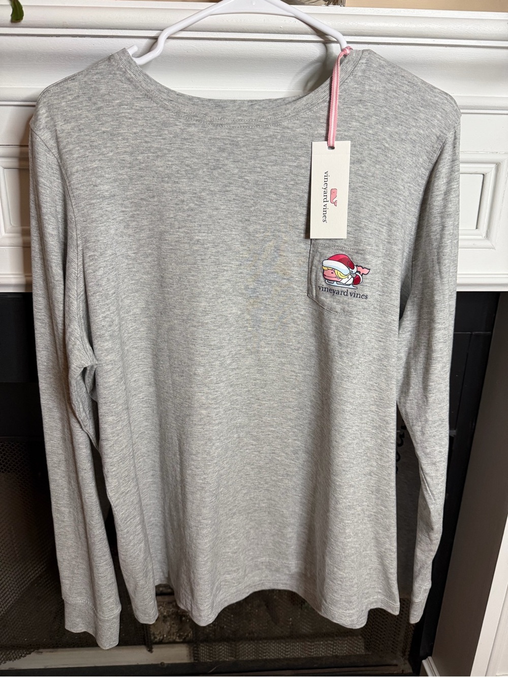 Vineyard Vines Women's NWT Christmas Santa Whale Long Sleeve Pocket Tee XL